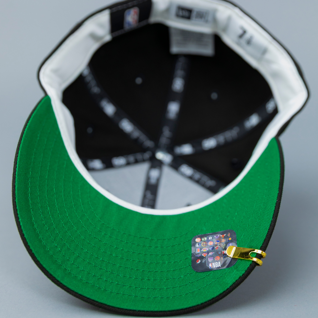 NEW ERA EXCLUSIVE 59FIFTY BLACK LOS ANGELES LAKERS SCRIPT W/ 17X CHAMPIONS SIDE PATCH