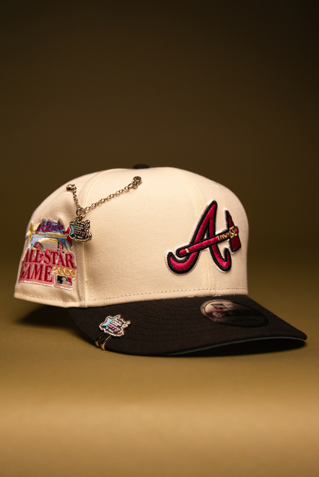 NEW ERA EXCLUSIVE 9FIFTY CHROME/BLACK ATLANTA BRAVES SNAPBACK W/ 2000 ALL STAR GAME SIDE PATCH