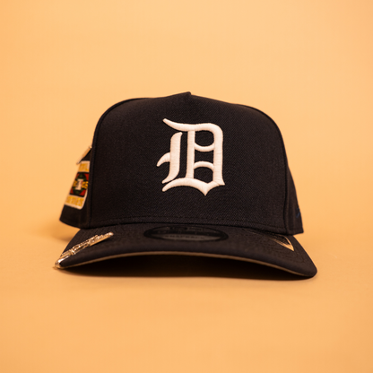 NEW ERA EXCLUSIVE 9FIFTY A-FRAME NAVY DETROIT TIGERS SNAPBACK W/ 2006 WORLD SERIES SIDE PATCH
