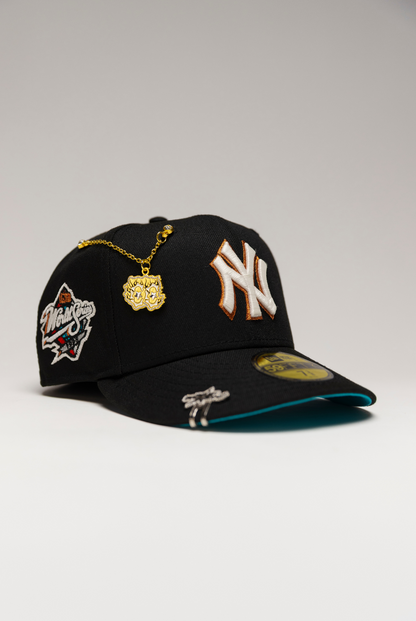 NEW ERA EXCLUSIVE 59FIFTY BLACK NEW YORK YANKEES W/ 1998 WORLD SERIES SIDE PATCH