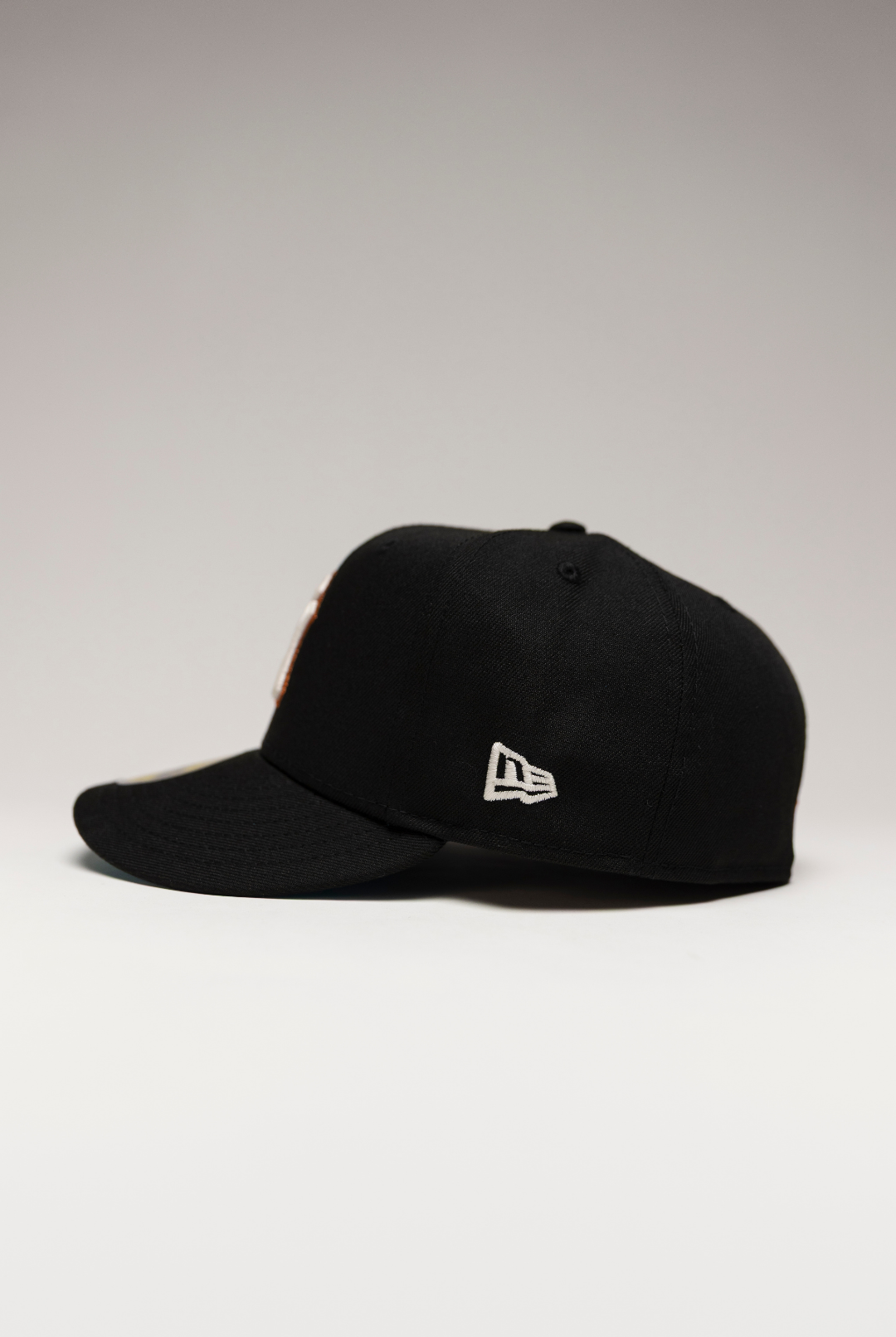 NEW ERA EXCLUSIVE 59FIFTY BLACK NEW YORK YANKEES W/ 1998 WORLD SERIES SIDE PATCH