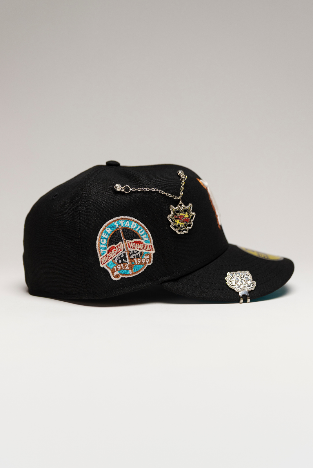 NEW ERA EXCLUSIVE 59FIFTY BLACK DETROIT TIGERS W/ TIGER STADIUM SIDE PATCH