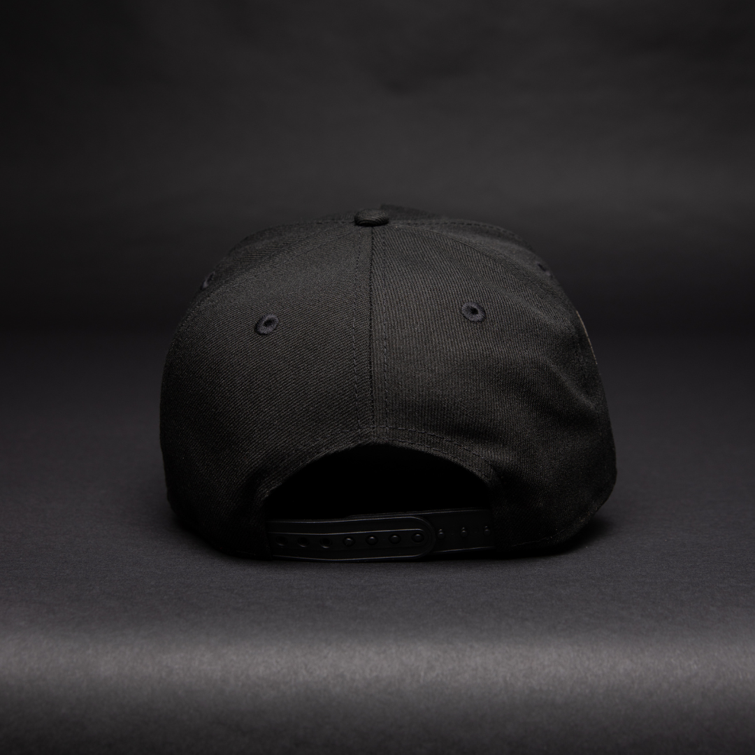 NEW ERA 9FIFTY A-FRAME BLACK ATLANTA BRAVES SNAPBACK W/ 2017 INAUGURAL SEASON SIDE PATCH