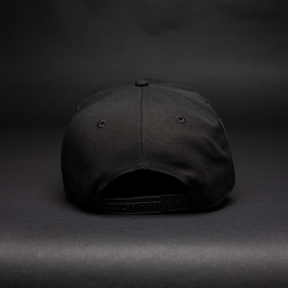 NEW ERA 9FIFTY A-FRAME BLACK ATLANTA BRAVES SNAPBACK W/ 2017 INAUGURAL SEASON SIDE PATCH