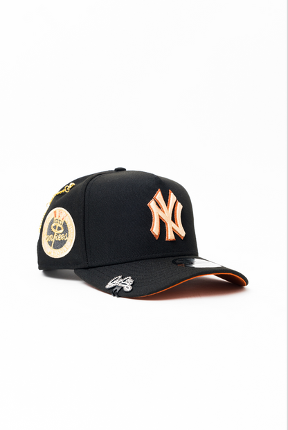 NEW ERA 9FIFTY A-FRAME BLACK NEW YORK YANKEES SNAPBACK W/ 1962 WORLD SERIES SIDE PATCH