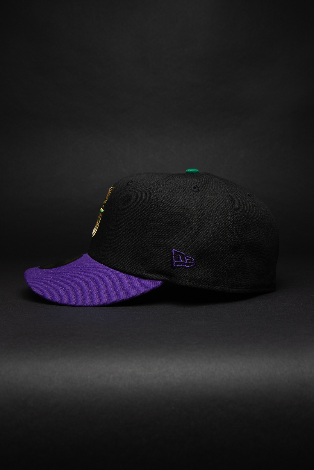 NEW ERA EXCLUSIVE 59FIFTY BLACK/PURPLE SEATTLE MARINERS W/ ANNIVERSARY SIDE PATCH