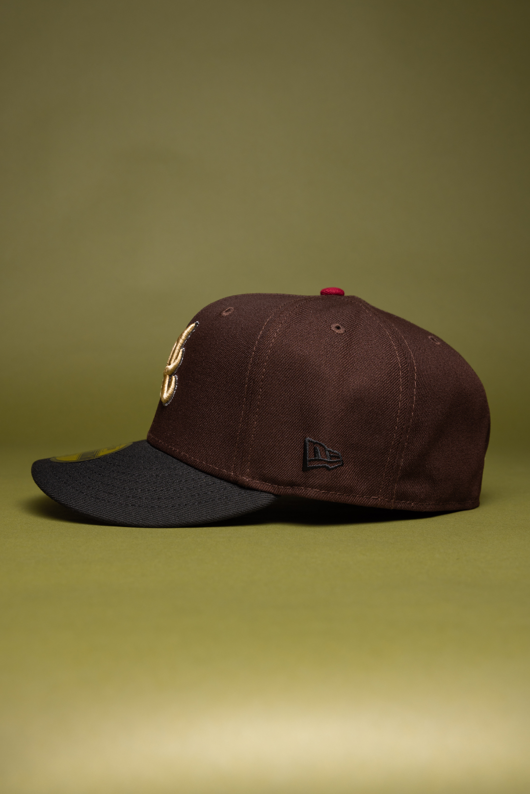 NEW ERA EXCLUSIVE 59FIFTY BROWN/BLACK ATLANTA BRAVES W/ 1999 WORLD SERIES SIDE PATCH