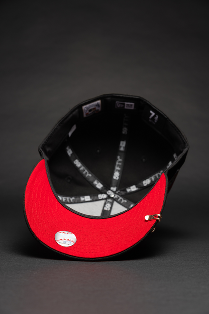 NEW ERA EXCLUSIVE 59FIFTY BLACK CHICAGO WHITE SOX W/ HEART + COMISKEY PARK SIDE PATCH