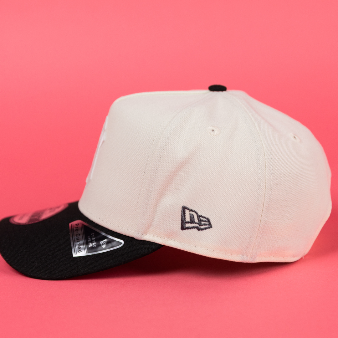 NEW ERA 9FIFTY A-FRAME CHROME/ BLACK NEW YORK YANKEES SNAPBACK W/ 1996 WORLD SERIES SIDE PATCH