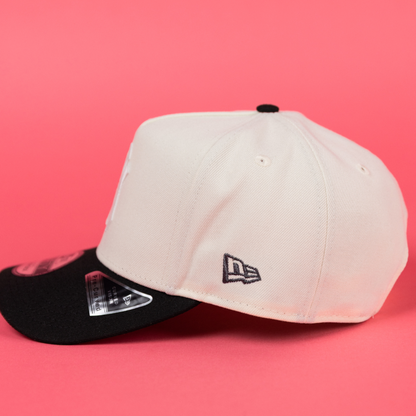 NEW ERA 9FIFTY A-FRAME CHROME/ BLACK NEW YORK YANKEES SNAPBACK W/ 1996 WORLD SERIES SIDE PATCH