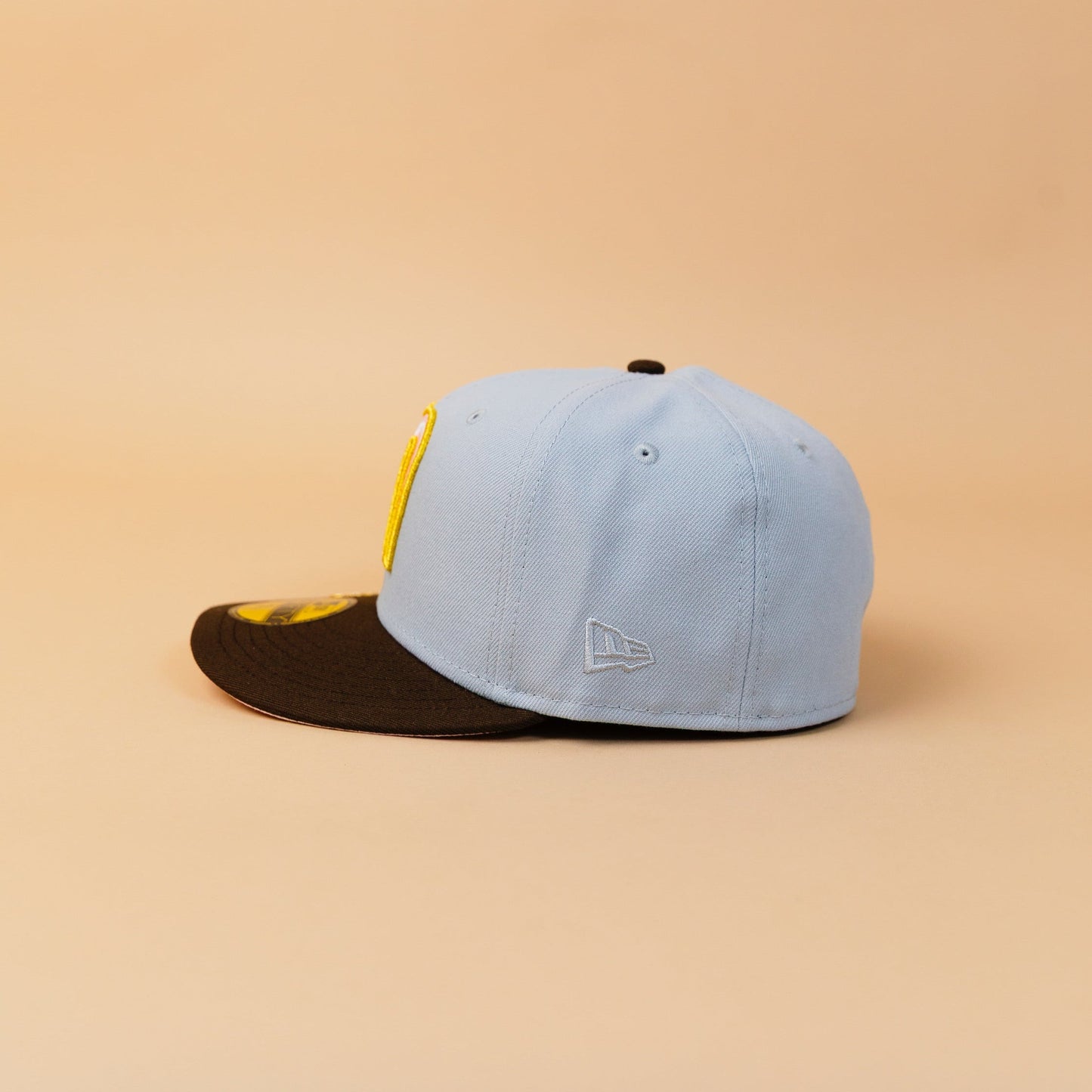 NEW ERA EXCLUSIVE 59FIFTY SMOKE GREY/ MOCHA MEXICO 2025 WORLD BASEBALL CLASSIC W/ MEXICO FALG SIDE PATCH