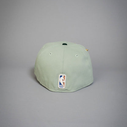 NEW ERA EXCLUSIVE 59FIFTY MINT/ GREEN LOS ANGELES LAKERS SCRIPT W/ 17X CHAMPIONS SIDE PATCH