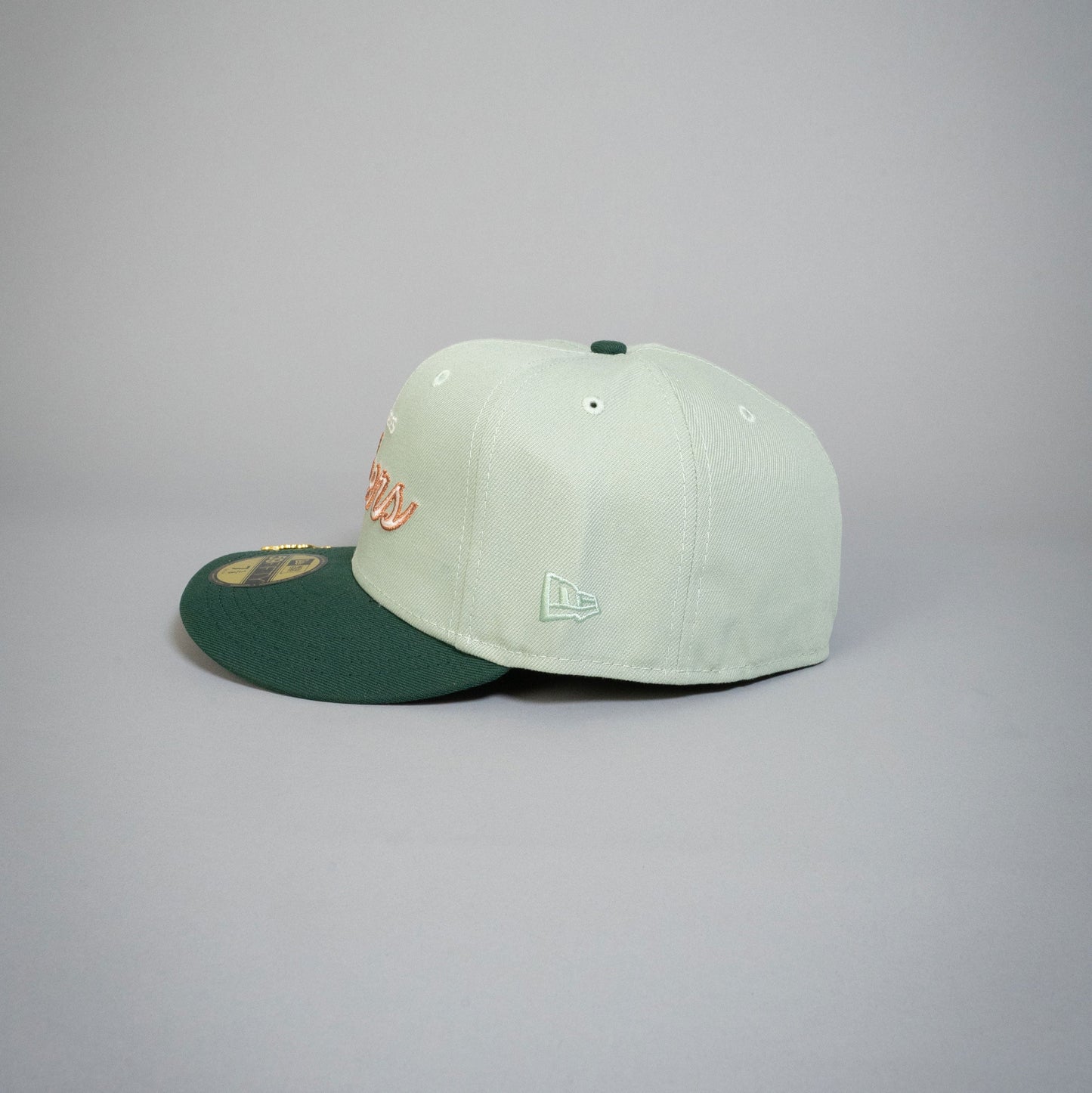 NEW ERA EXCLUSIVE 59FIFTY MINT/ GREEN LOS ANGELES LAKERS SCRIPT W/ 17X CHAMPIONS SIDE PATCH