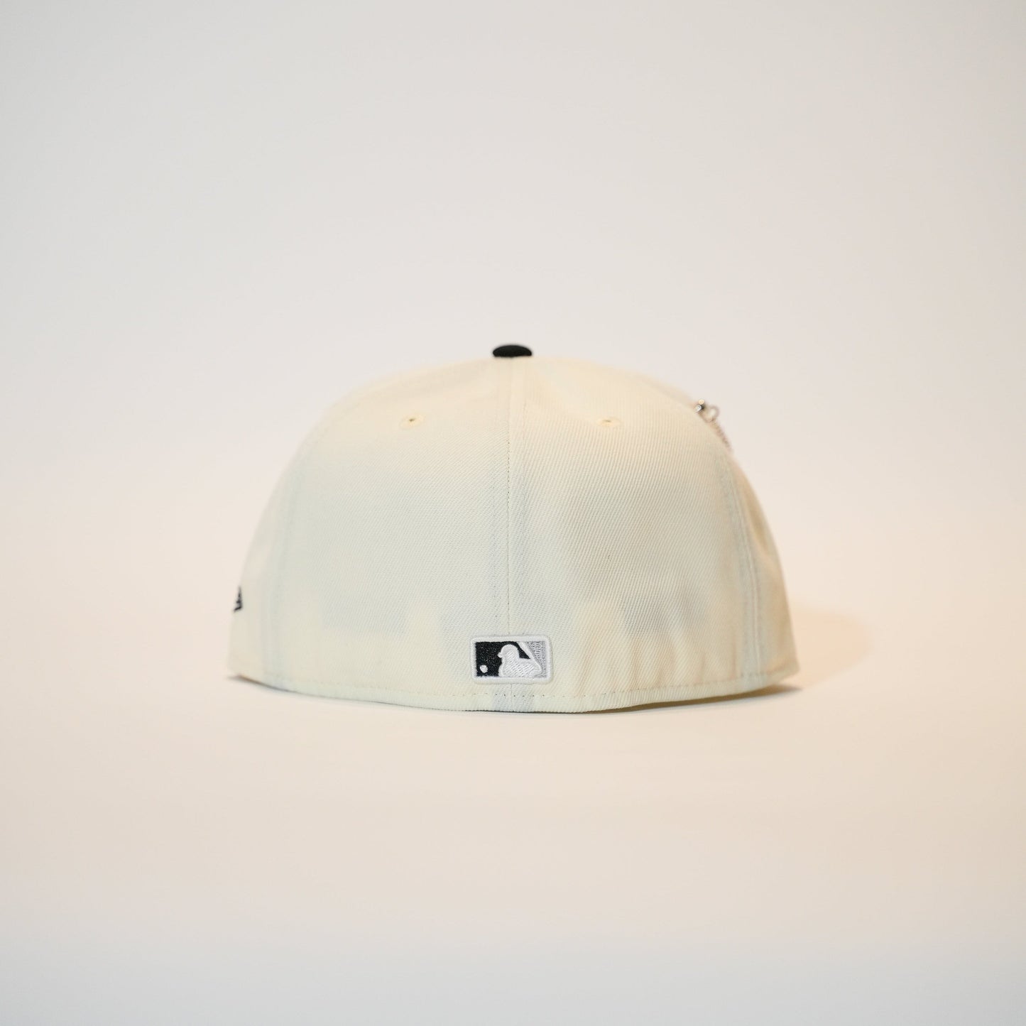 NEW ERA EXCLUSIVE 59FIFTY CHROME/BLACK CHICAGO WHITE SOX TWO TONE