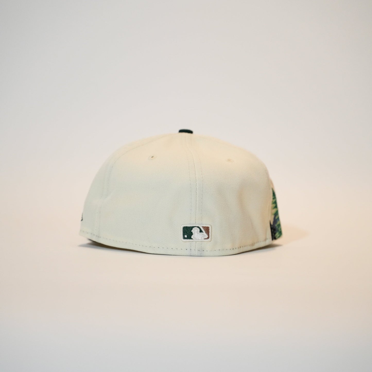 NEW ERA EXCLUSIVE 59FIFTY CHROME/FOREST GREEN ATLANTA BRAVES W/ PINE TREES
