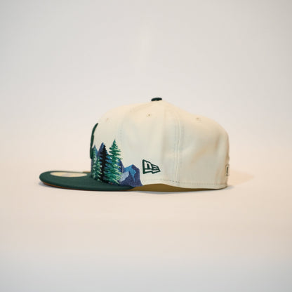 NEW ERA EXCLUSIVE 59FIFTY CHROME/FOREST GREEN ATLANTA BRAVES W/ PINE TREES