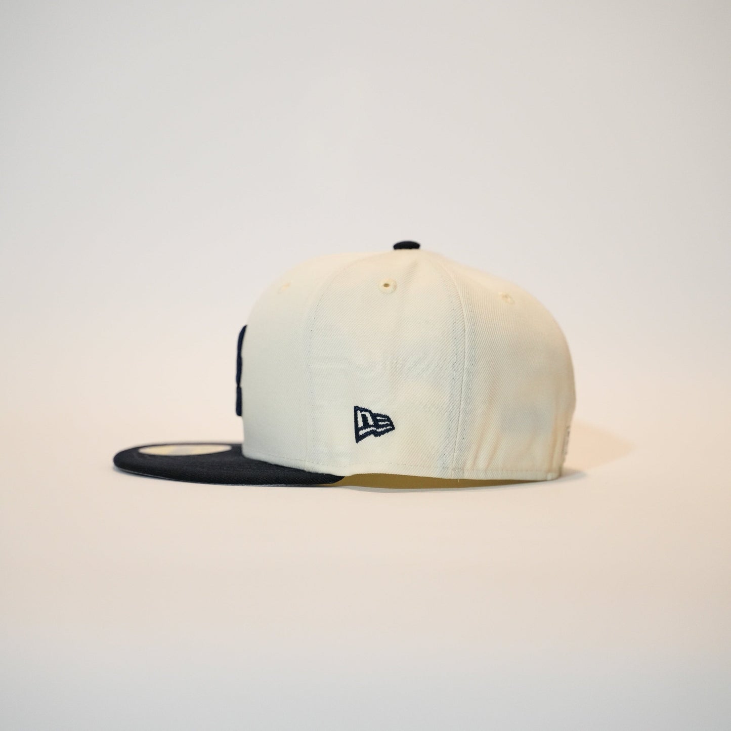 NEW ERA EXCLUSIVE 59FIFTY CHROME/NAVY ATLANTA BRAVES TWO TONE