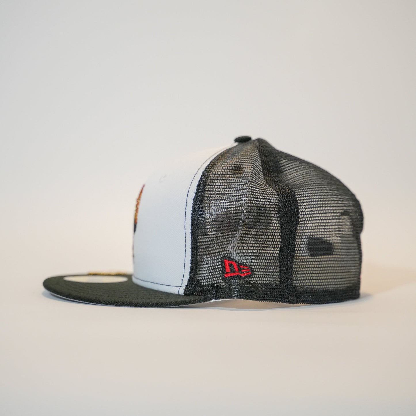 NEW ERA EXCLUSIVE 59FIFTY PEARL WHITE MEXICO "EL GALLO" MESHBACK W/ MEXICO FLAG SIDE PATCH