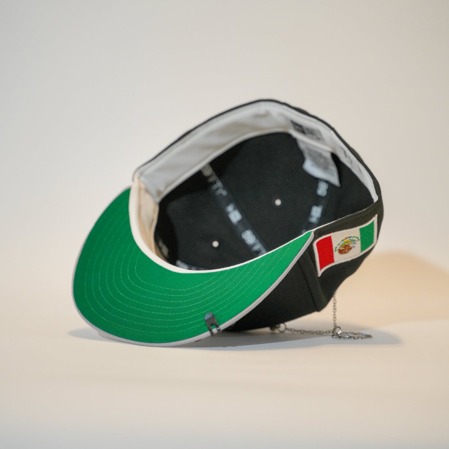 NEW ERA EXCLUSIVE 59FIFTY BLACK/ GREY MEXICO "EL GALLO" W/ MEXICO FLAG SIDE PATCH