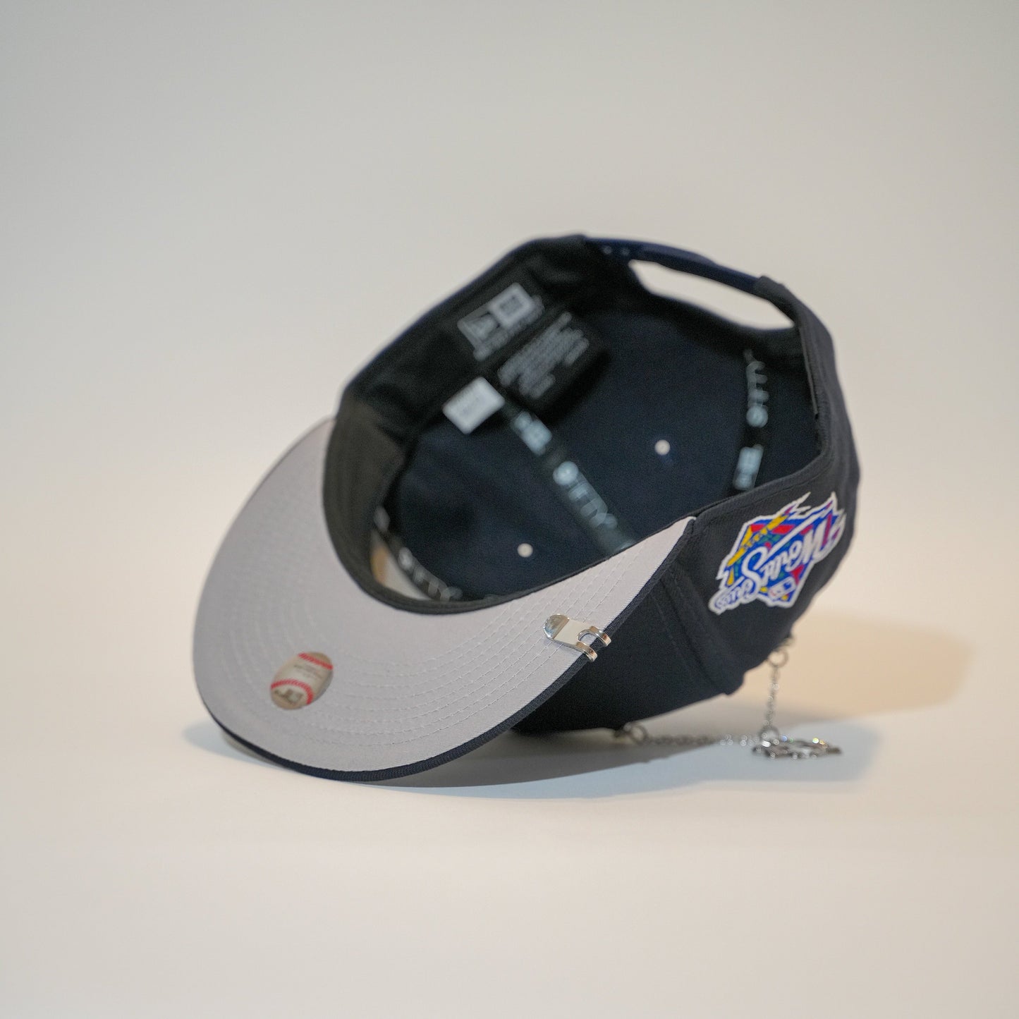 NEW ERA EXCLUSIVE 9FIFTY NAVY NEW YORK YANKEES SNAPBACK W/ 1999 WORLD SERIES SIDE PATCH
