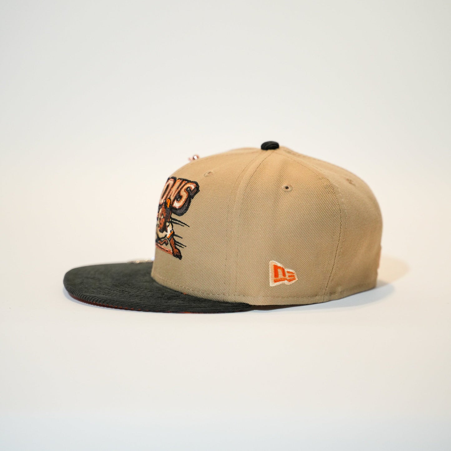 NEW ERA EXCLUSIVE 59FIFTY CAMEL CORDUROY BUFFALO BISONS W/ HOMETOWN COLLECTION SIDE PATCH