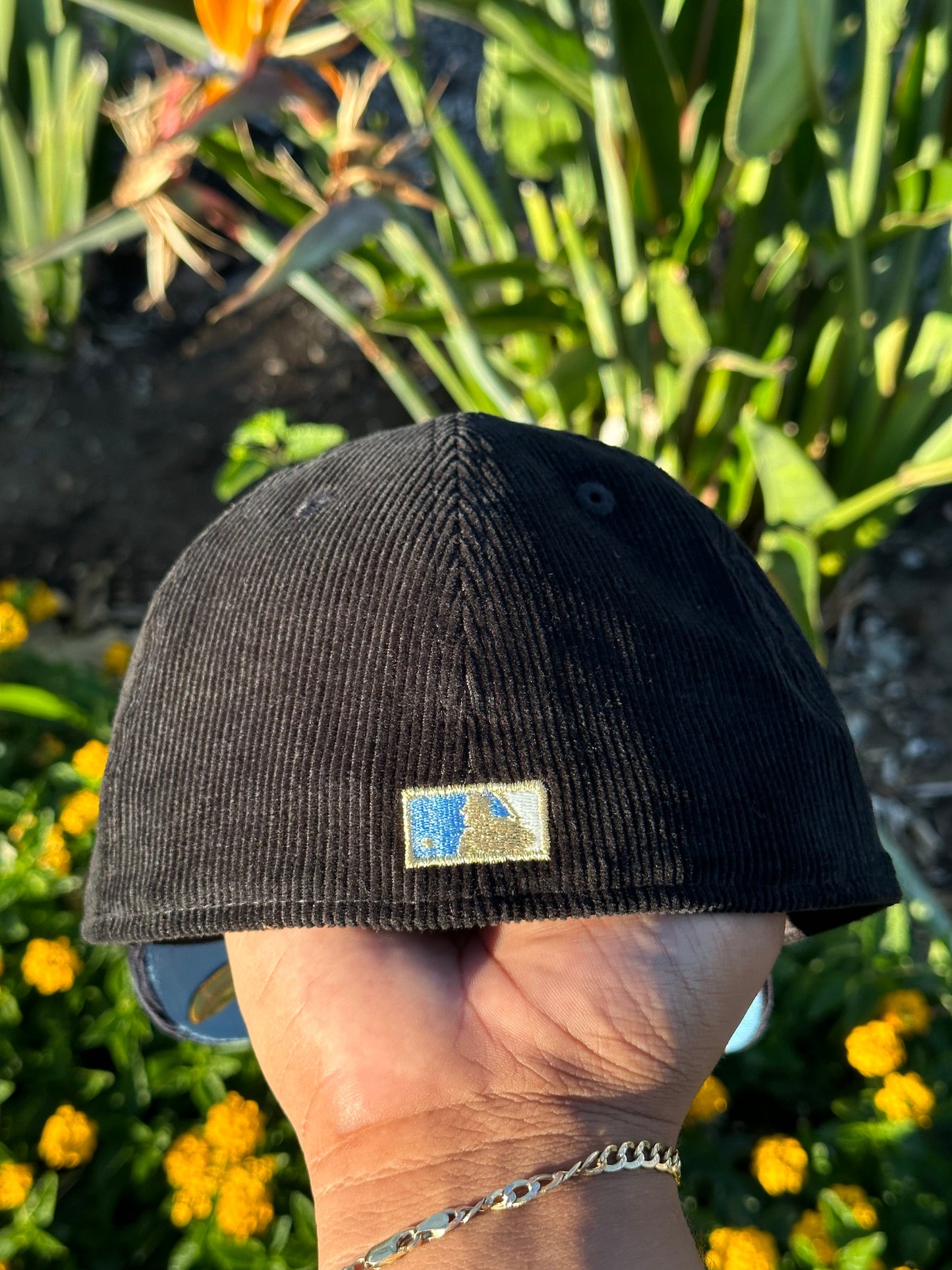 NEW ERA EXCLUSIVE 59FIFTY BLACK/NAVY CORDUROY OAKLAND ATHLETICS SCRIPT W/ 40TH ANNIVERSARY PATCH