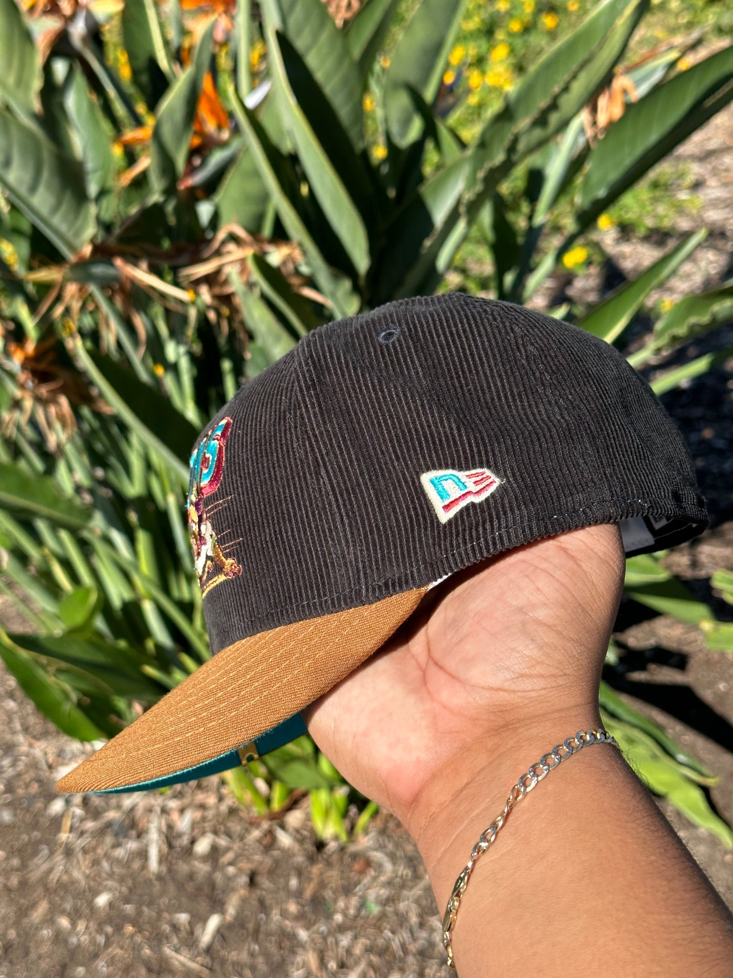 NEW ERA EXCLUSIVE 59FIFTY CORDUROY/KAHKI BUFFALO BISONS W/ 25TH ANNIVERSARY PATCH