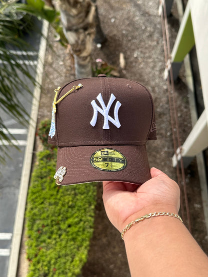 NEW ERA EXCLUSIVE 59FIFTY BROWN NEW YORK YANKEES W/ 1999 WORLD SERIES PATCH