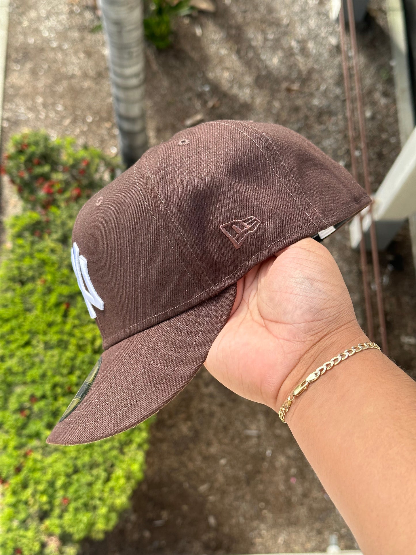 NEW ERA EXCLUSIVE 59FIFTY BROWN NEW YORK YANKEES W/ 1999 WORLD SERIES PATCH