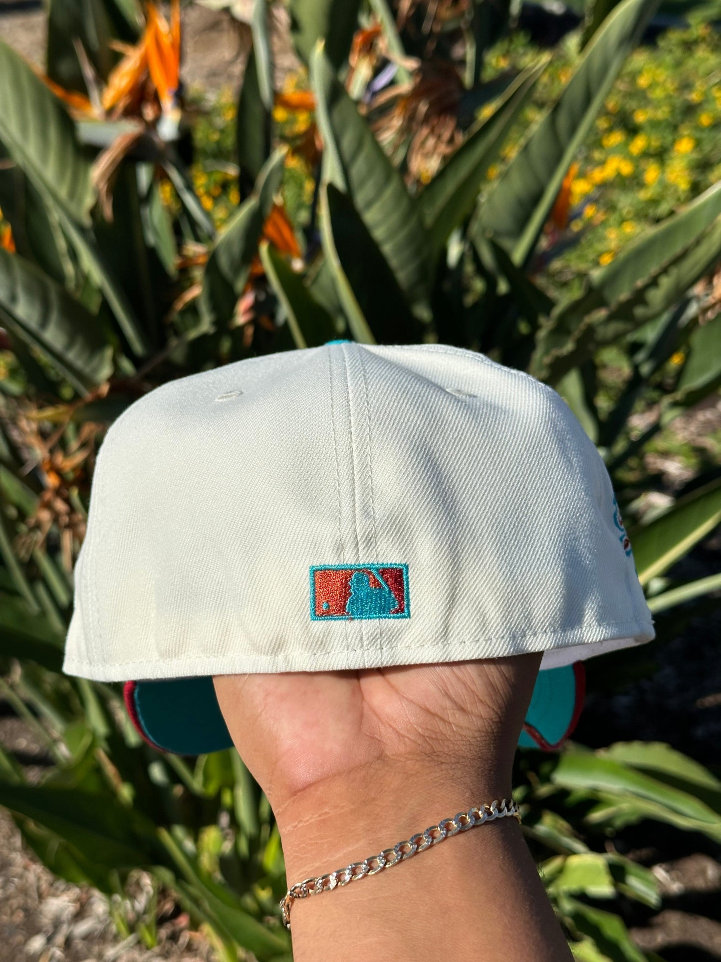 NEW ERA EXCLUSIVE 59FIFTY CHROME WHITE/BURGUNDY LOS ANGELES DODGERS W/ 100TH ANNIVERSARY PATCH