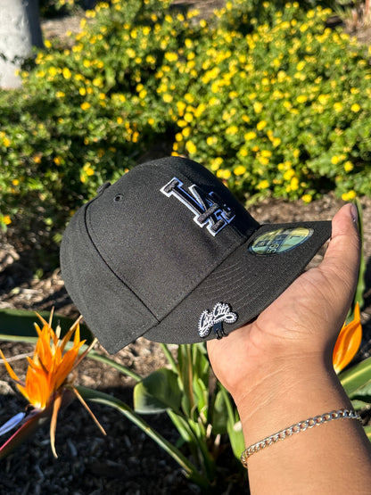 NEW ERA EXCLUSIVE 59FIFTY BLACK LOS ANGELES DODGERS W/ OUTLINE