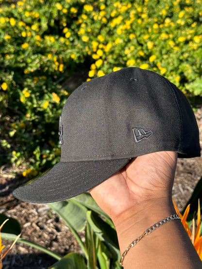 NEW ERA EXCLUSIVE 59FIFTY BLACKED OUT LOS ANGELES DODGERS