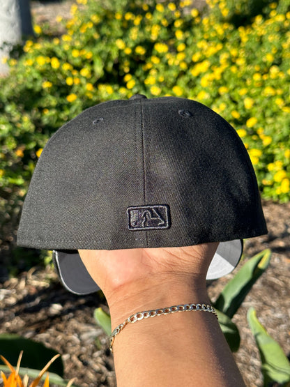 NEW ERA EXCLUSIVE 59FIFTY BLACKED OUT LOS ANGELES DODGERS