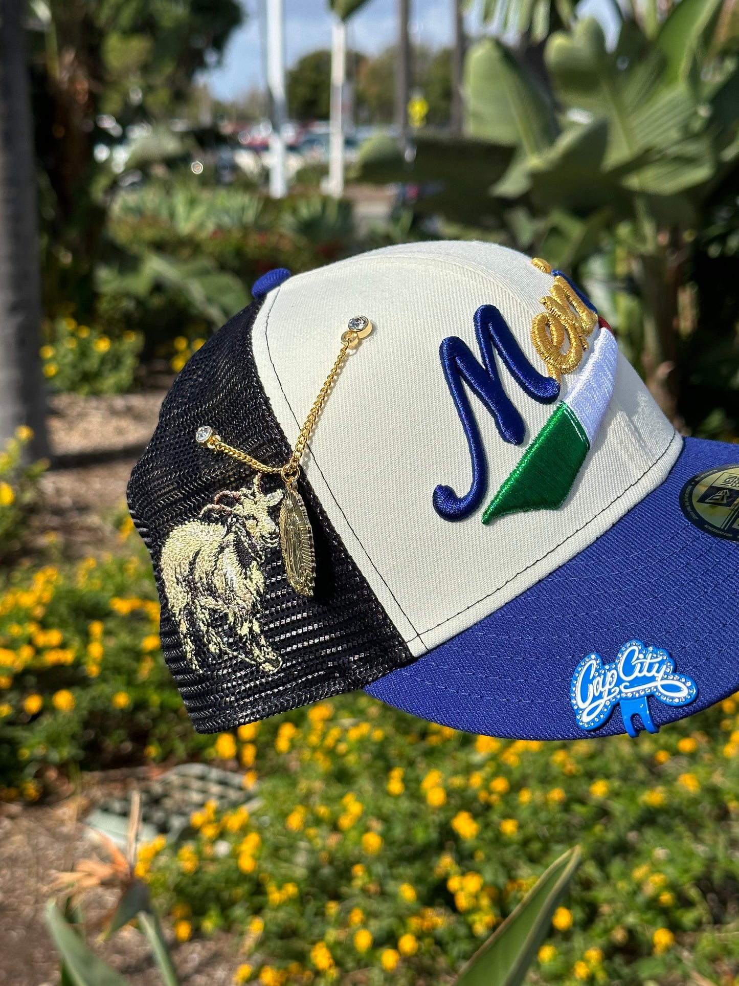 NEW ERA EXCLUSIVE 59FIFTY CHROME WHITE/BLUE MEXICO SCRIPT MESHBACK W/ THE GOAT PATCH