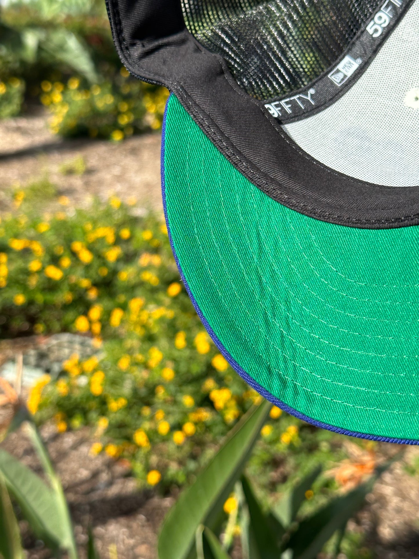 NEW ERA EXCLUSIVE 59FIFTY CHROME WHITE/BLUE MEXICO SCRIPT MESHBACK W/ THE GOAT PATCH