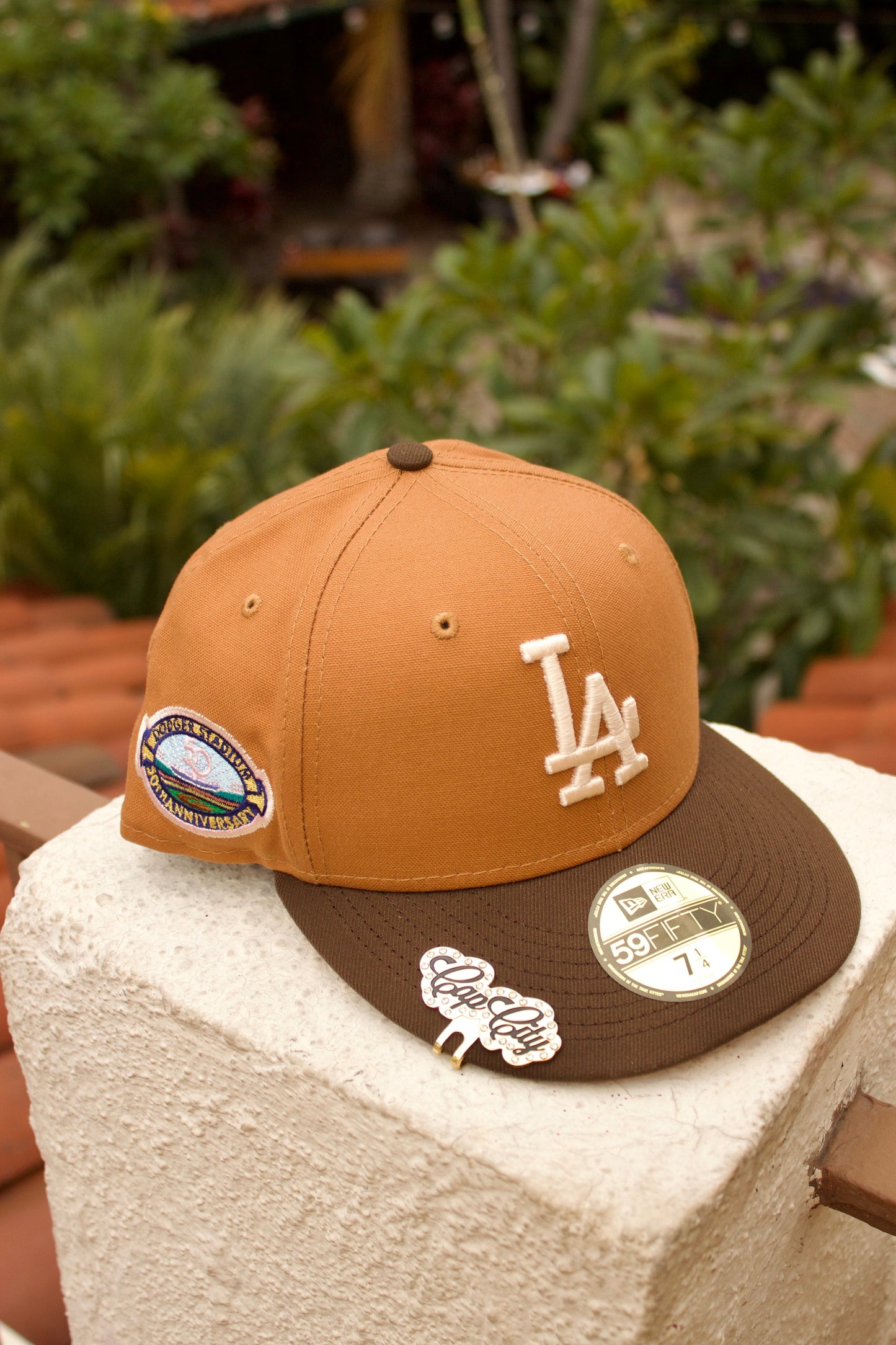 NEW ERA EXCLUSIVE 59FIFTY TAN/WALNUT LOS ANGELES DOGERS W/ 50TH ANNIVERSARY PATCH