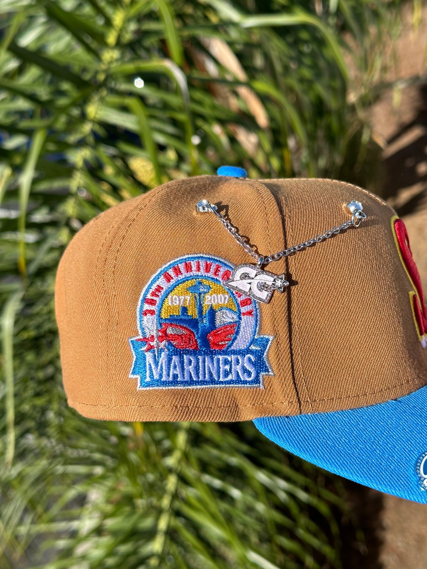 NEW ERA EXCLUSIVE 59FIFTY KHAKI/SKY BLUE SEATTLE MARINERS W/ 30TH ANNIVERSARY PATCH