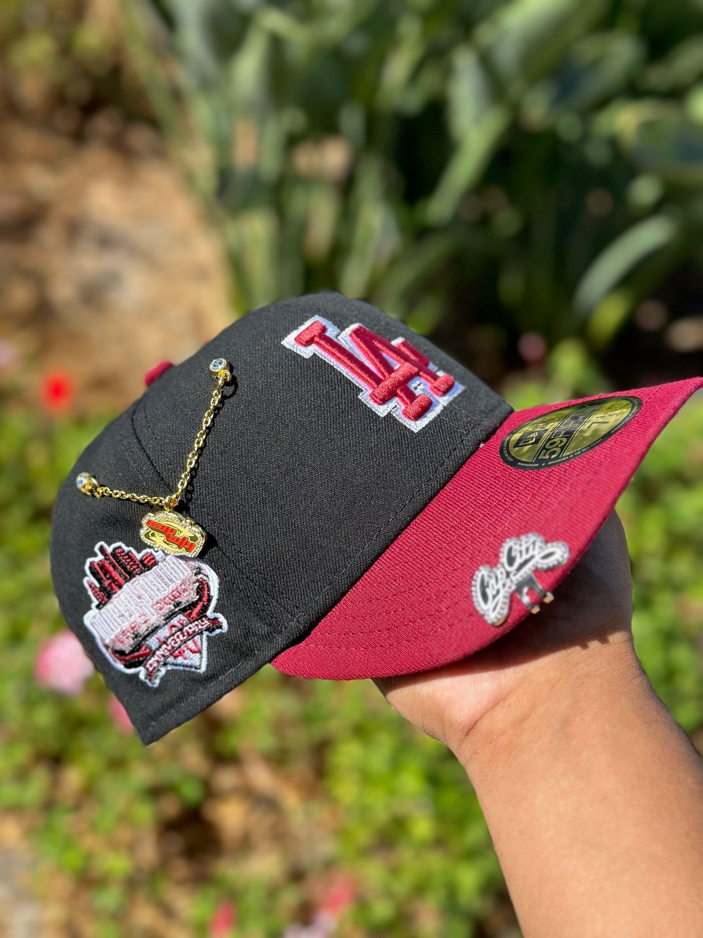 NEW ERA EXCLUSIVE 59FIFTY BLACK/BURGUNDY LOS ANGELES DODGERS W/ 40TH ANNIVERSARY SIDE PATCH