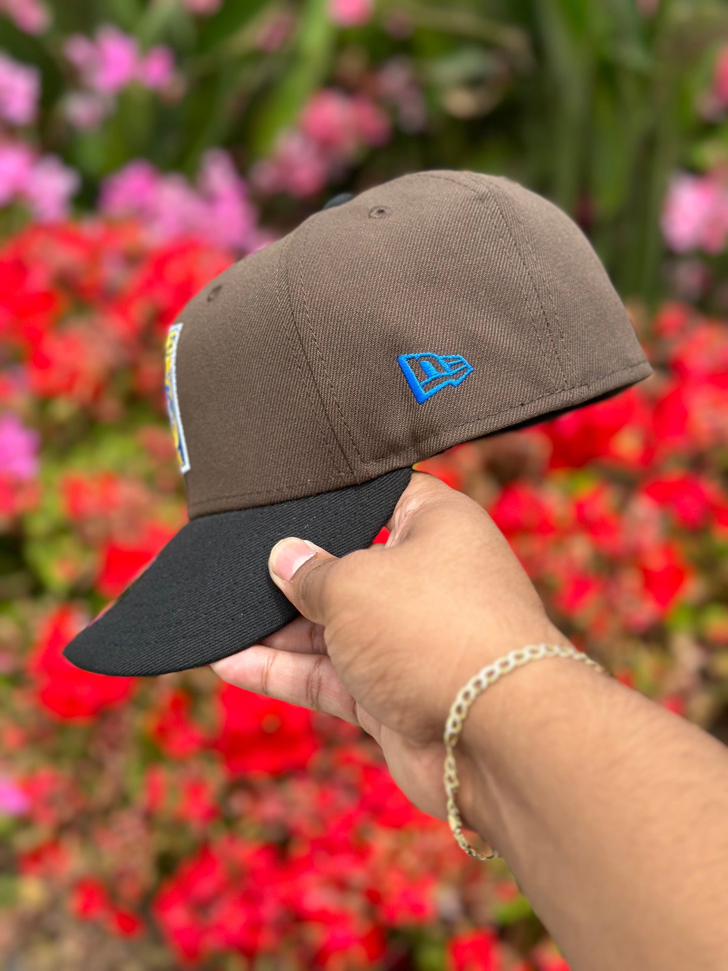 NEW ERA EXCLUSIVE 59FIFTY MOCHA/BLACK "CLUB TIGRES UANL" W/ MEXICO FLAG SIDE PATCH