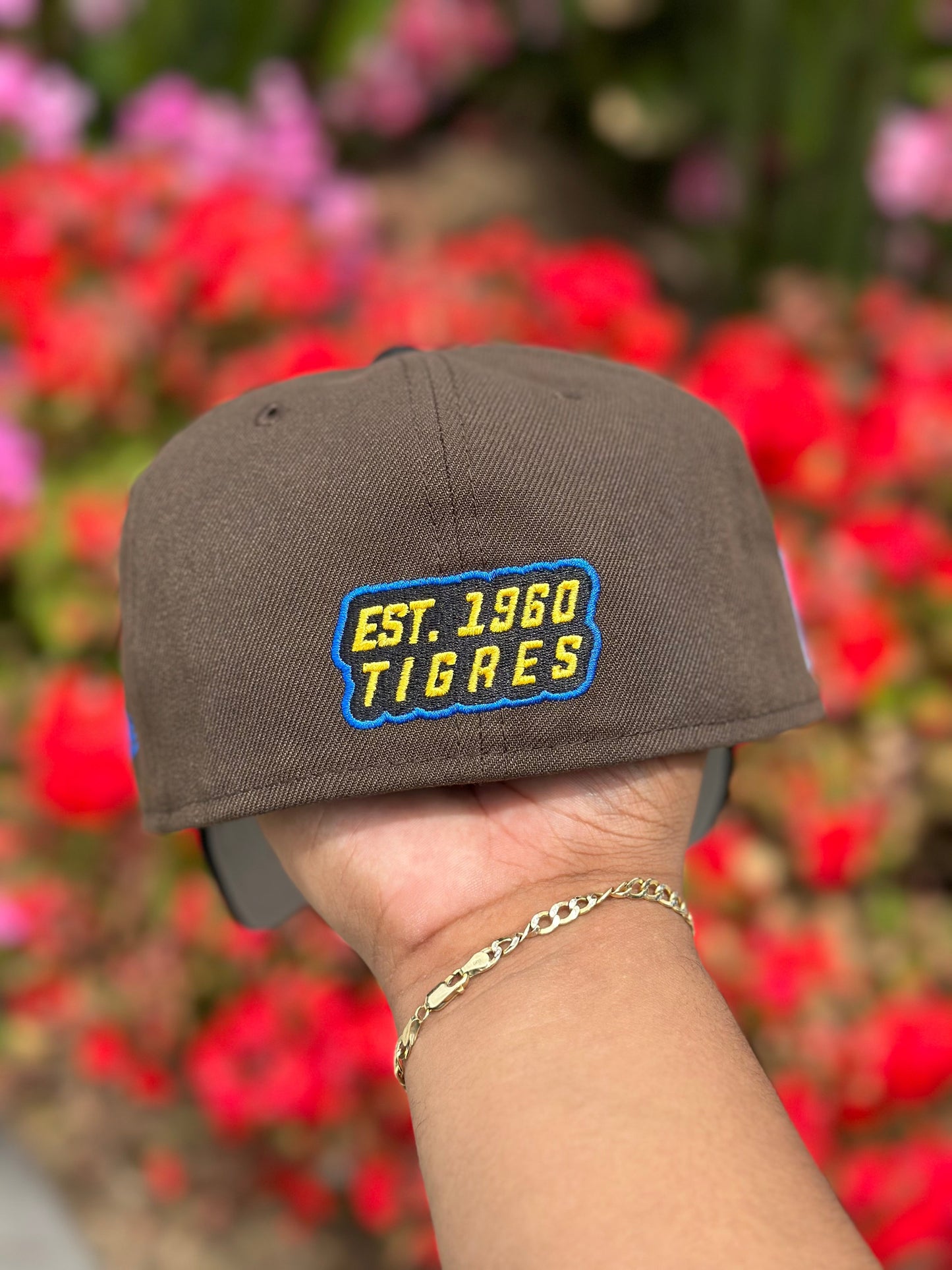 NEW ERA EXCLUSIVE 59FIFTY MOCHA/BLACK "CLUB TIGRES UANL" W/ MEXICO FLAG SIDE PATCH