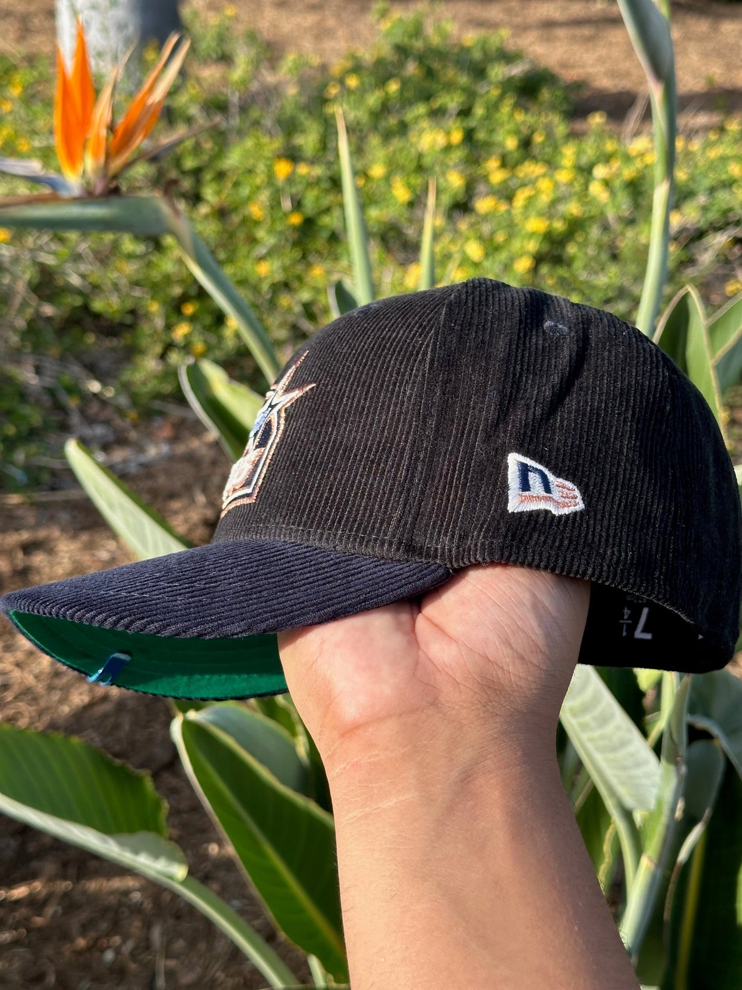 NEW ERA EXCLUSIVE 59FIFTY BLACK/NAVY CORDUROY HOUSTON ASTROS W/ ASTRODOME SIDE PATCH