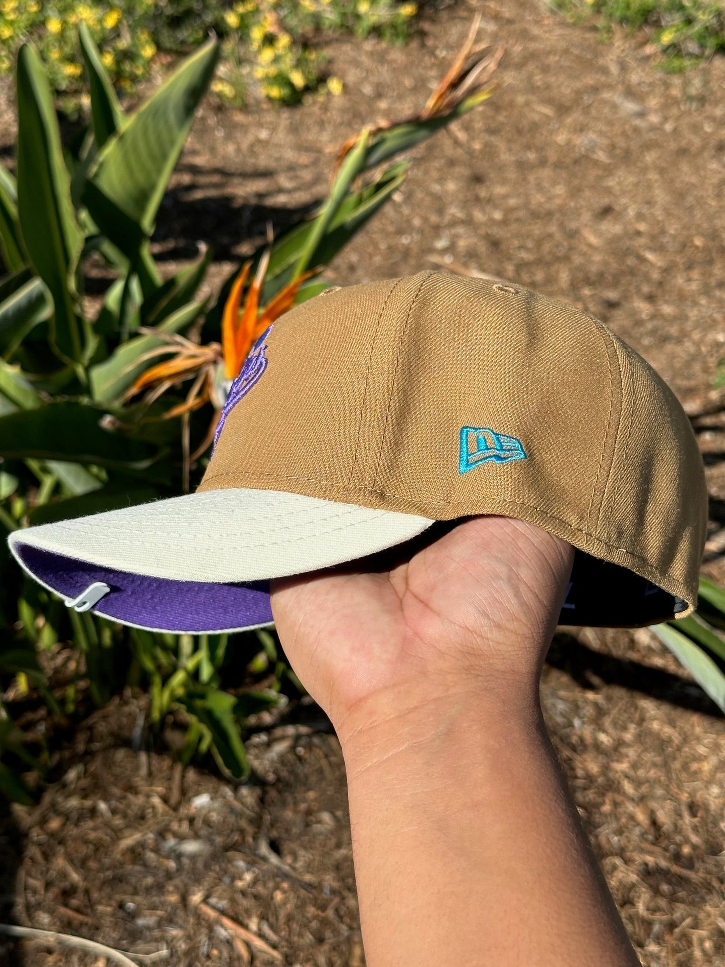 NEW ERA EXCLUSIVE 59FIFTY KHAKI/CREAM LOS ANGELES DODGERS W/ 40TH ANNIVERSARY SIDE PATCH