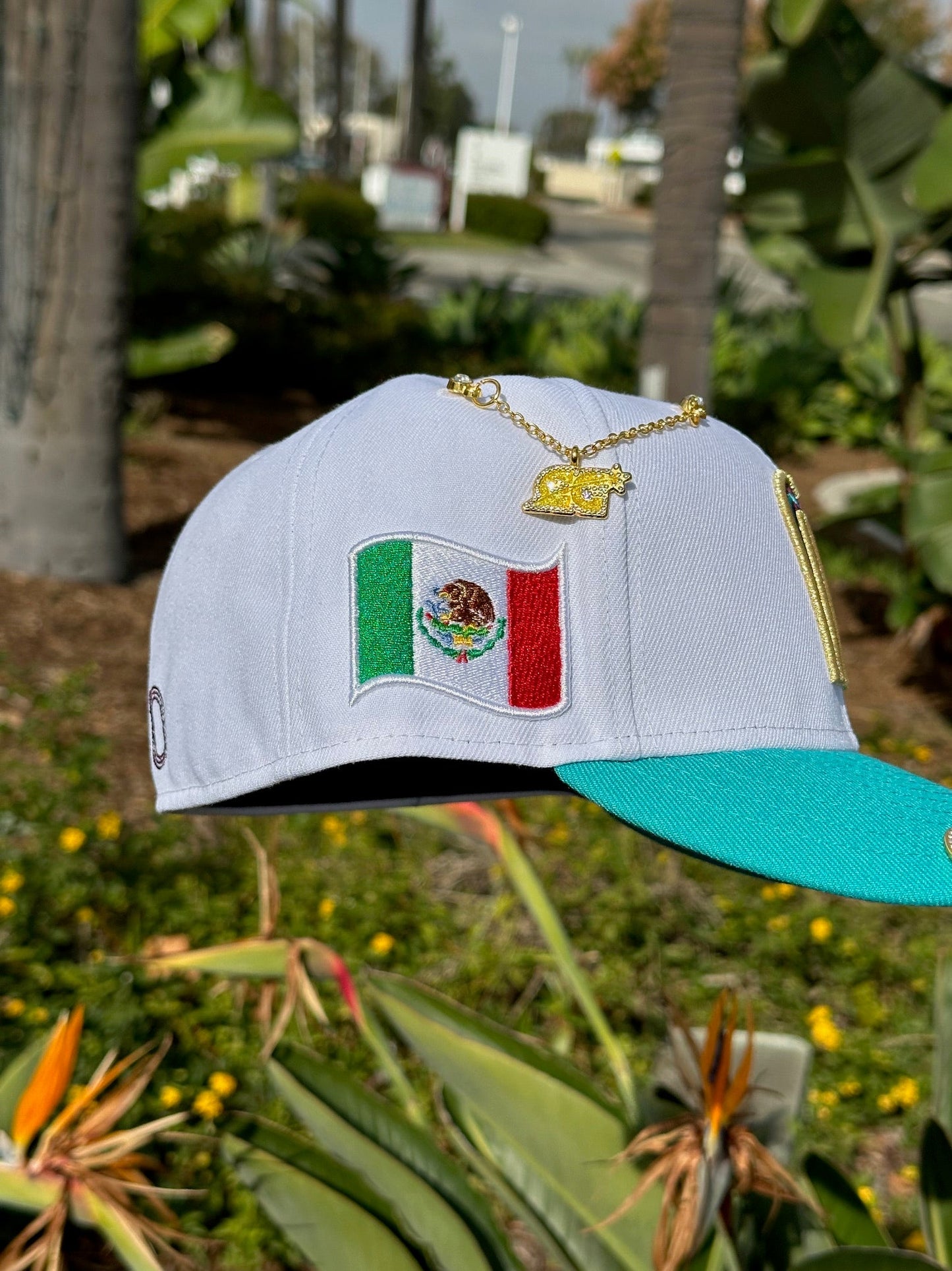 NEW ERA EXCLUSIVE 59FIFTY WHITE/TURQUOISE MEXICO W/ MEXICO FLAG SIDE PATCH