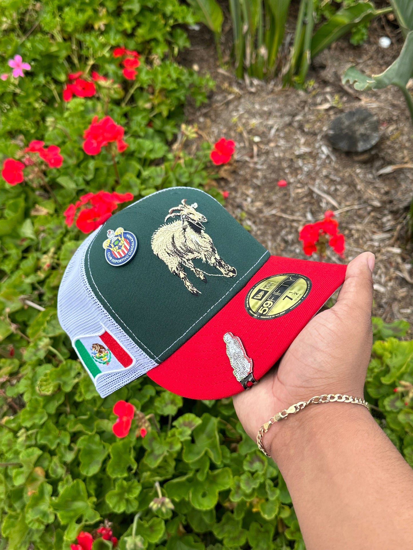 NEW ERA EXCLUSIVE 59FIFTY GREEN/RED "THE GOAT" MESHBACK W/ MEXICO FLAG SIDE PATCH