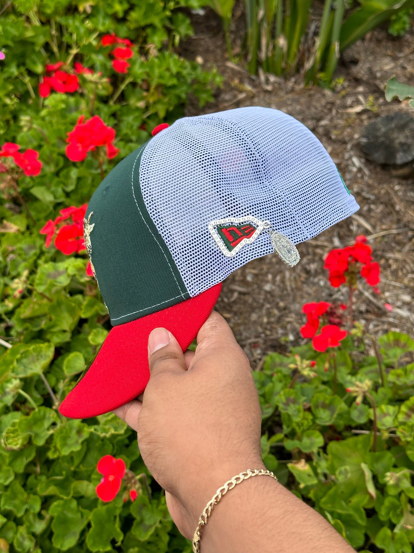 NEW ERA EXCLUSIVE 59FIFTY GREEN/RED "THE GOAT" MESHBACK W/ MEXICO FLAG SIDE PATCH
