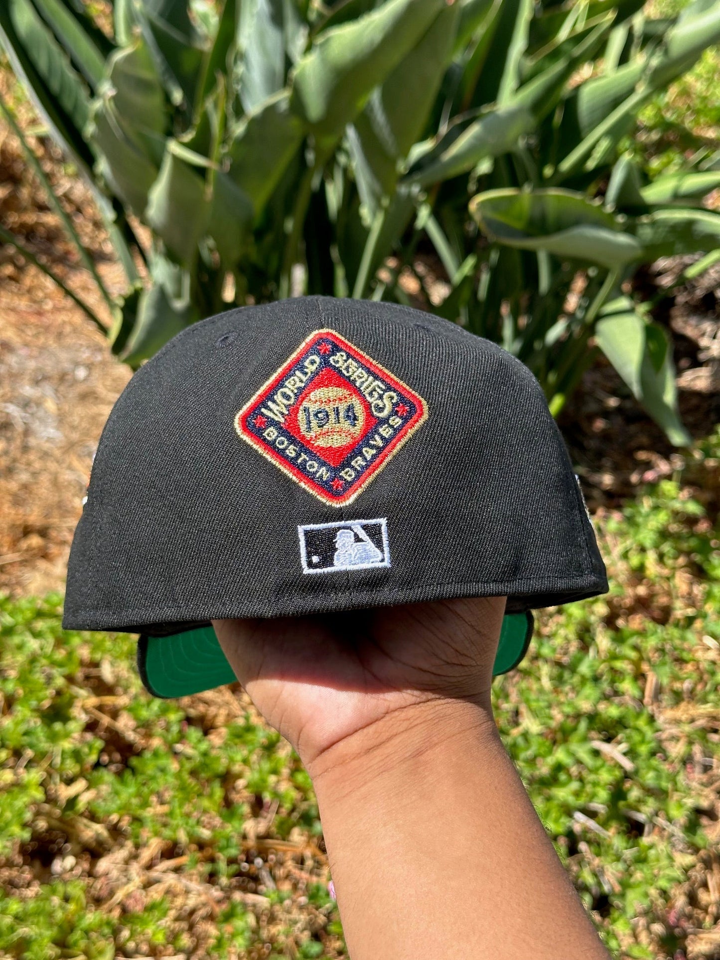 NEW ERA 59FIFTY BLACK ATLANTA BRAVES W/ WORLD SERIES EMBROIDERY PATCHES