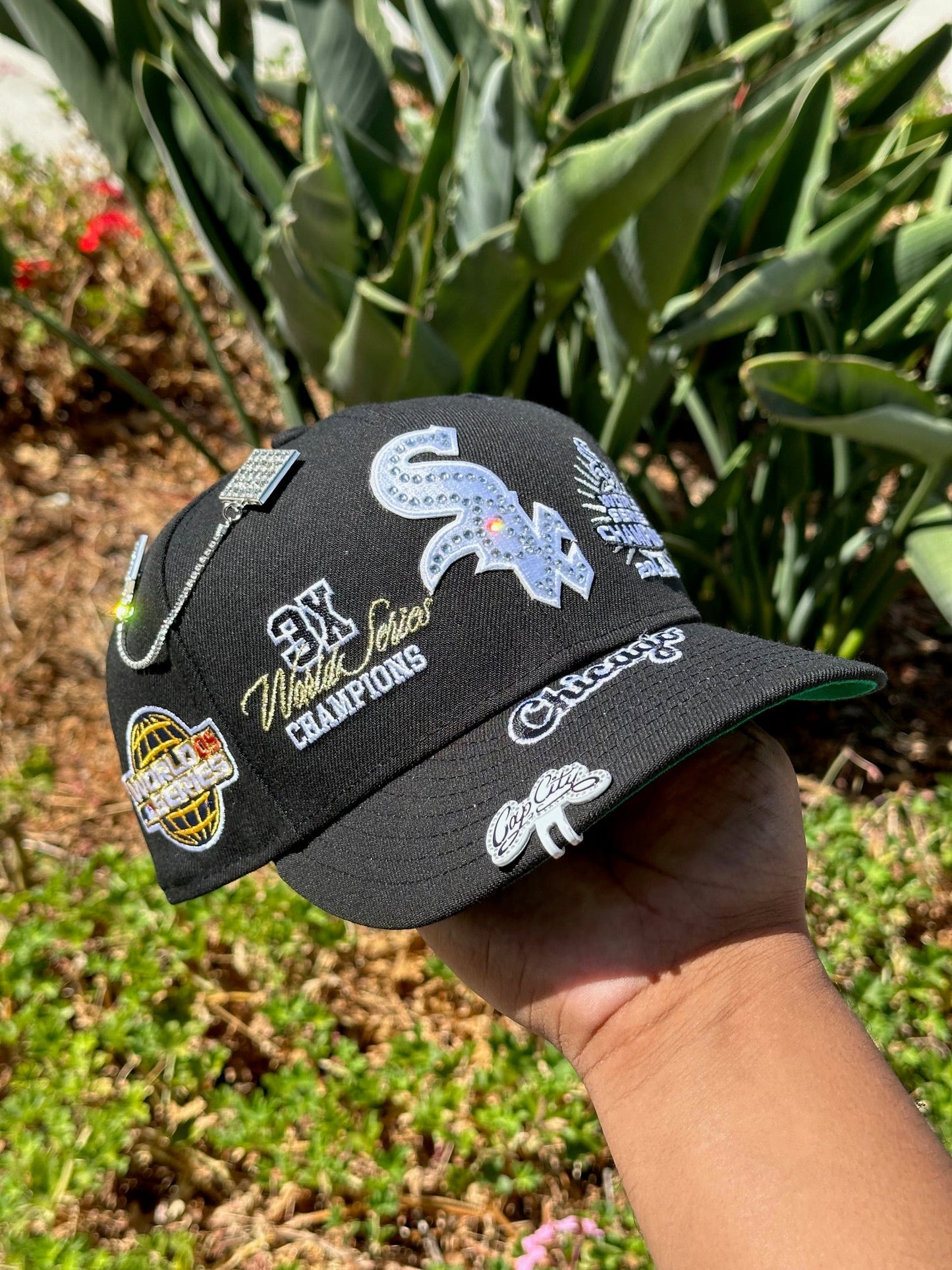 NEW ERA 59FIFTY BLACK CHICAGO WHITE SOX W/ WORLD SERIES EMBROIDERY PATCHES