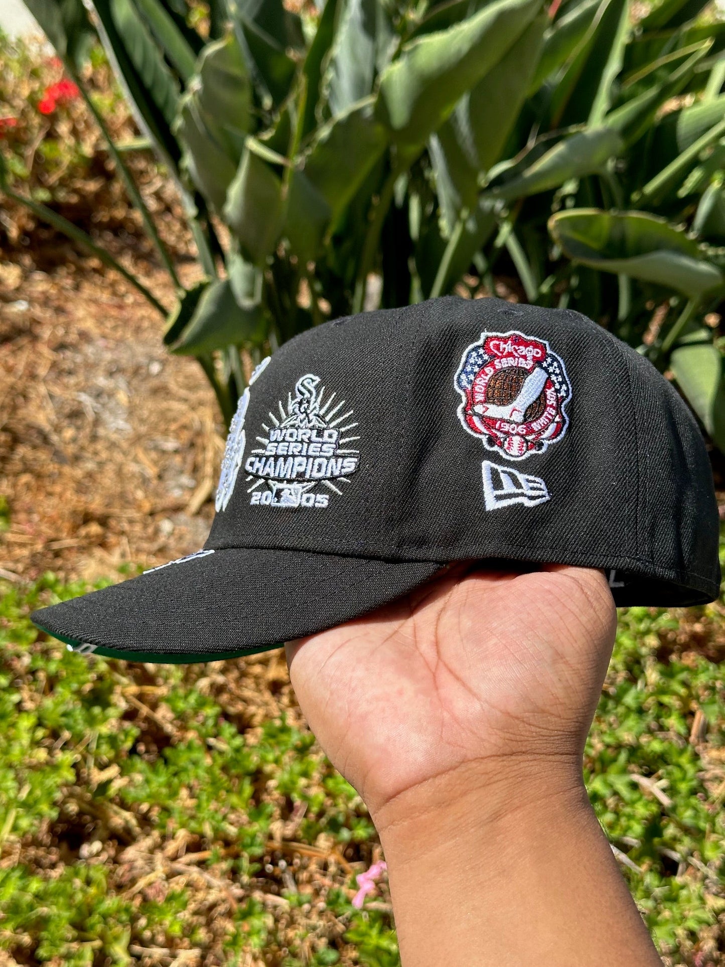 NEW ERA 59FIFTY BLACK CHICAGO WHITE SOX W/ WORLD SERIES EMBROIDERY PATCHES
