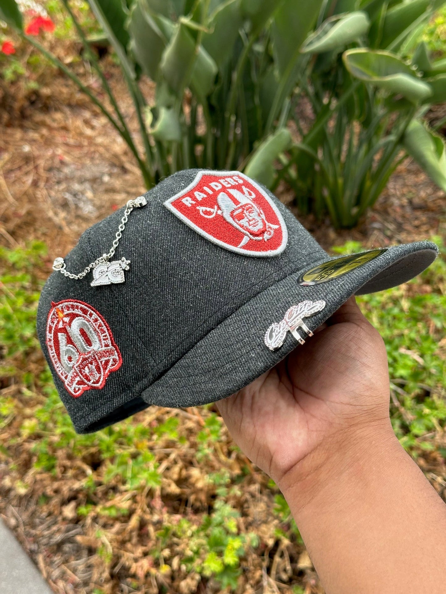 NEW ERA EXCLUSIVE 59FIFTY GREY WOOL LAS VEGAS RAIDERS W/ 60TH ANNIVERSARY SIDE PATCH
