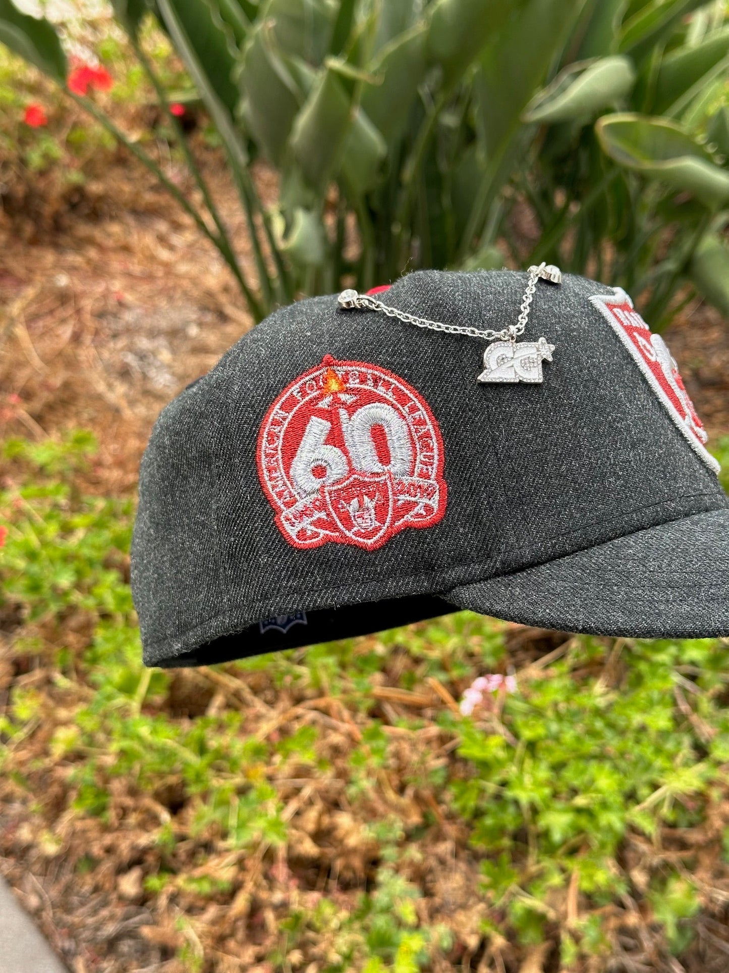 NEW ERA EXCLUSIVE 59FIFTY GREY WOOL LAS VEGAS RAIDERS W/ 60TH ANNIVERSARY SIDE PATCH